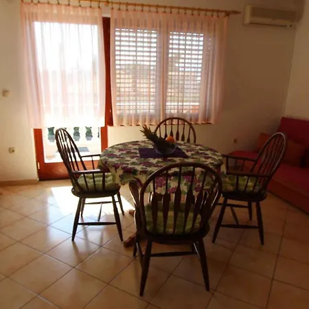 Apartment In Milcetici - Insel Krk 53301 *
