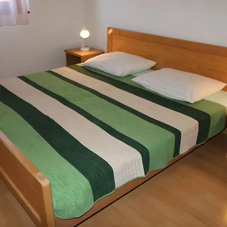 Apartment In Milcetici - Insel Krk 53301